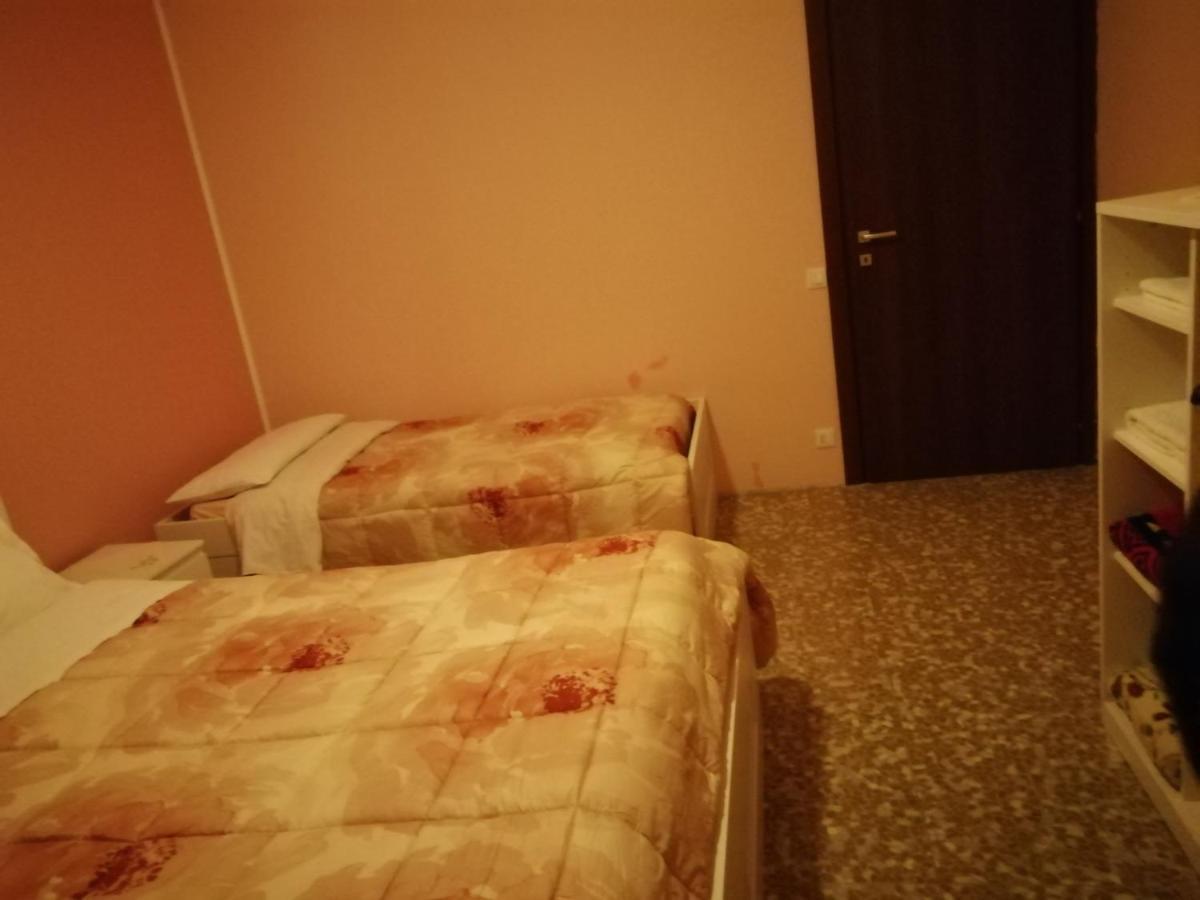 Aeroporto Room Azzano San Paolo Dış mekan fotoğraf